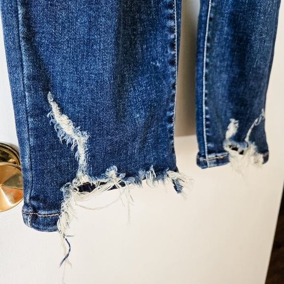 Judy Blue After Hours Dark Wash Destroyed Hem Cropped Straight Leg Jeans Size 9 - Picture 3 of 16